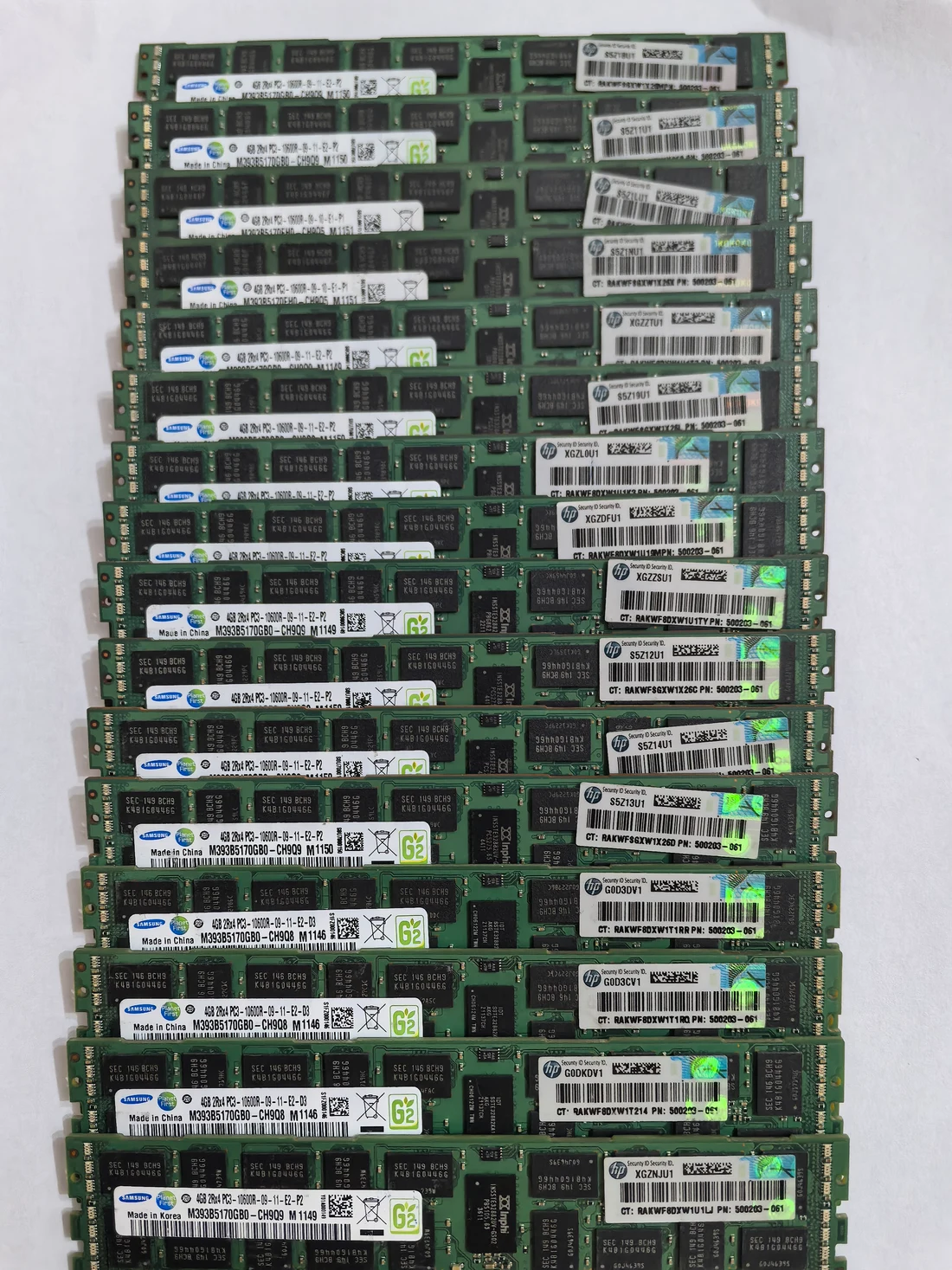 M393B5170GB0-CH909 — product reference photo 1