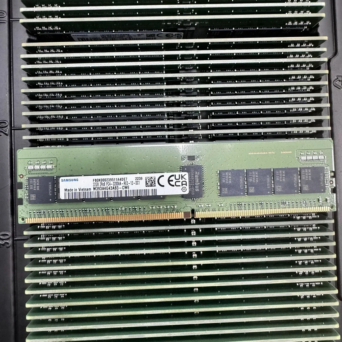 M393A4G43AB3-CWE — product reference photo 1