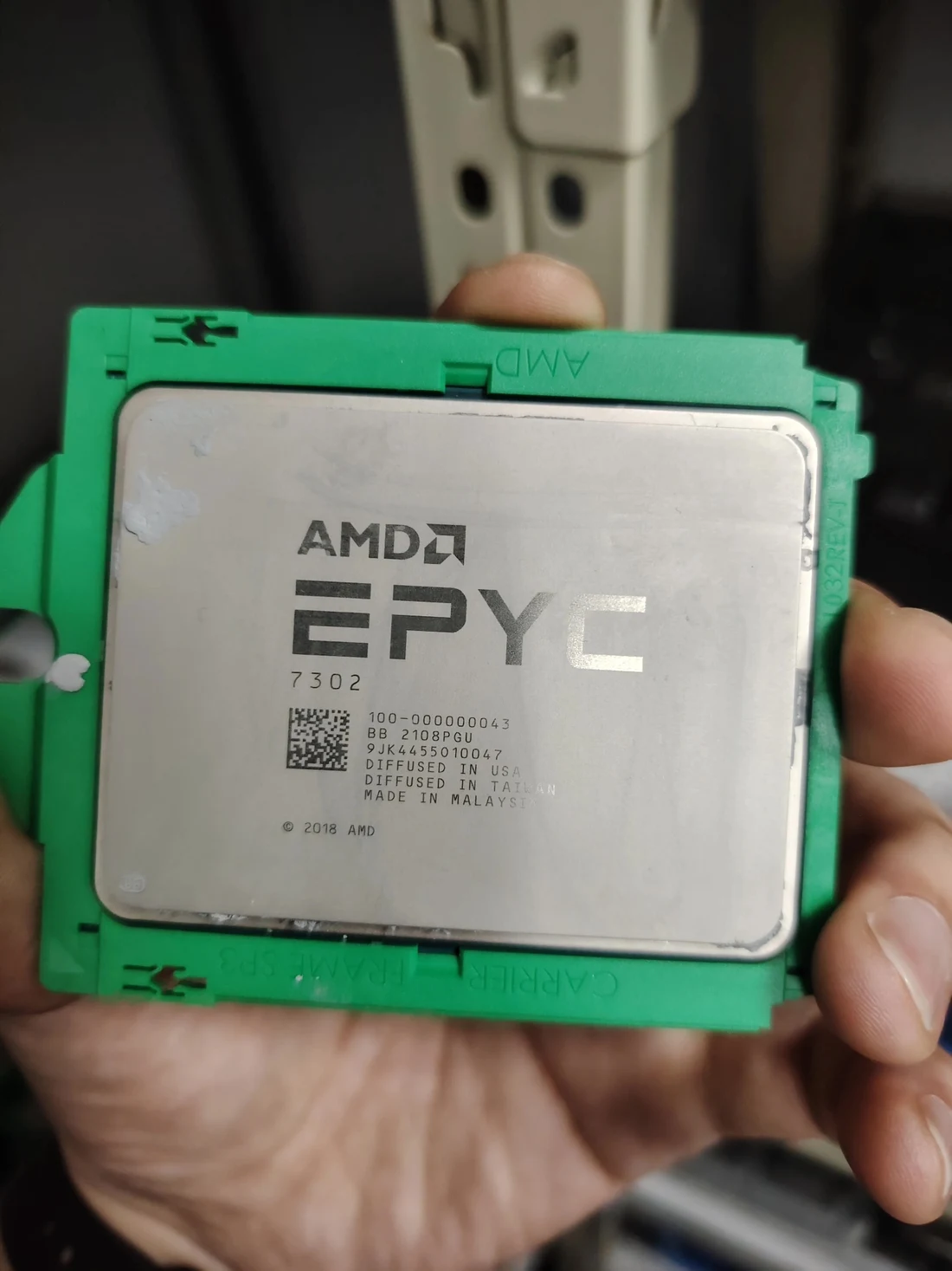 AMD EPYC 7302 — product reference photo 1