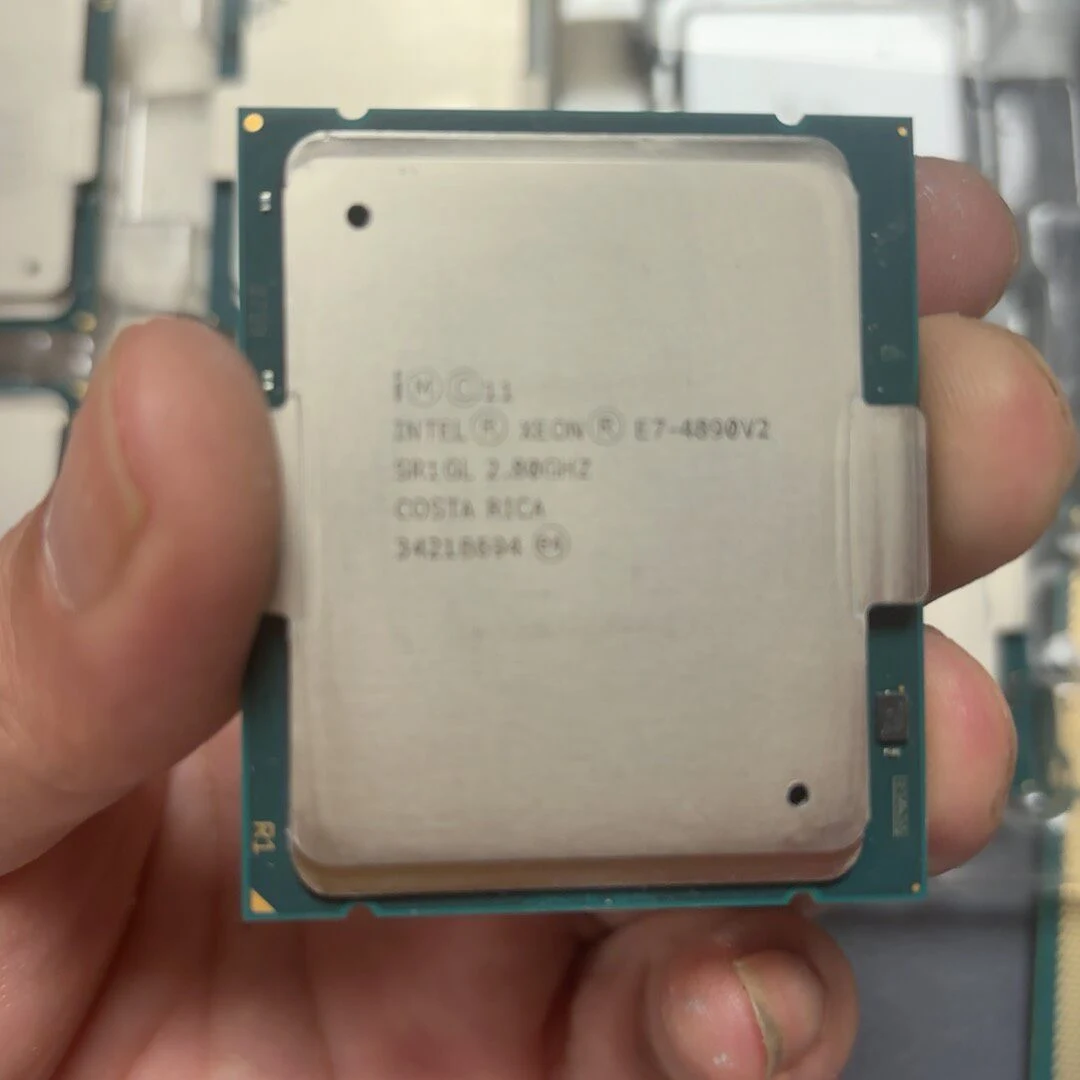 Intel Xeon E7-4890 v2 — product reference photo 1