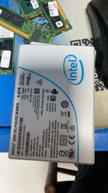 SSDPE2KX040T8 — product reference photo 4