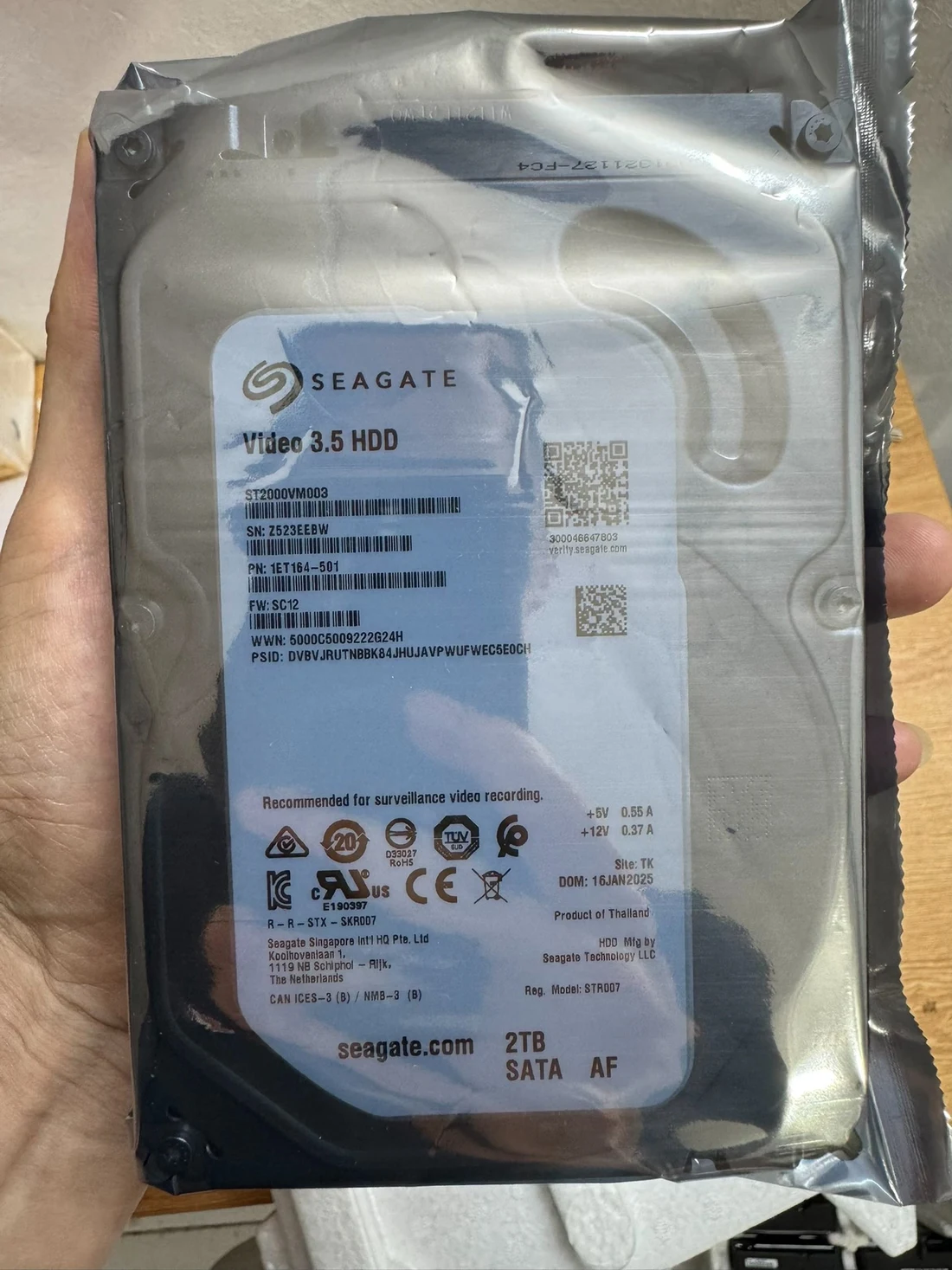 ST2000VM003 — product reference photo 1