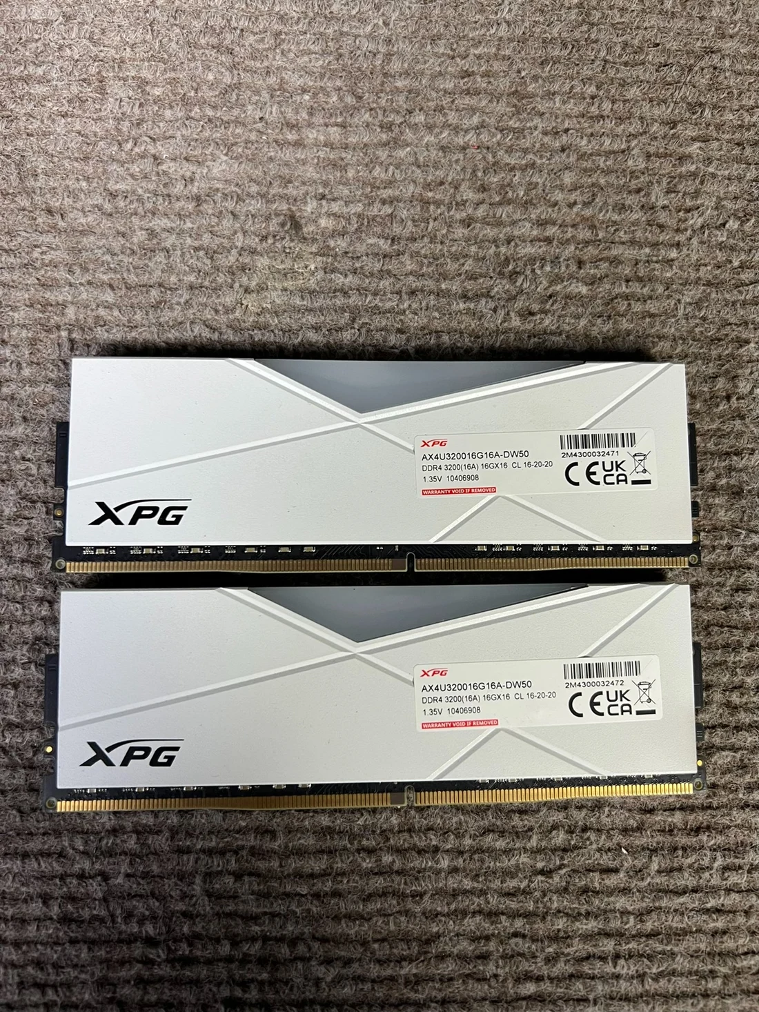 AX4U320016G16A-DW50 — product reference photo 1
