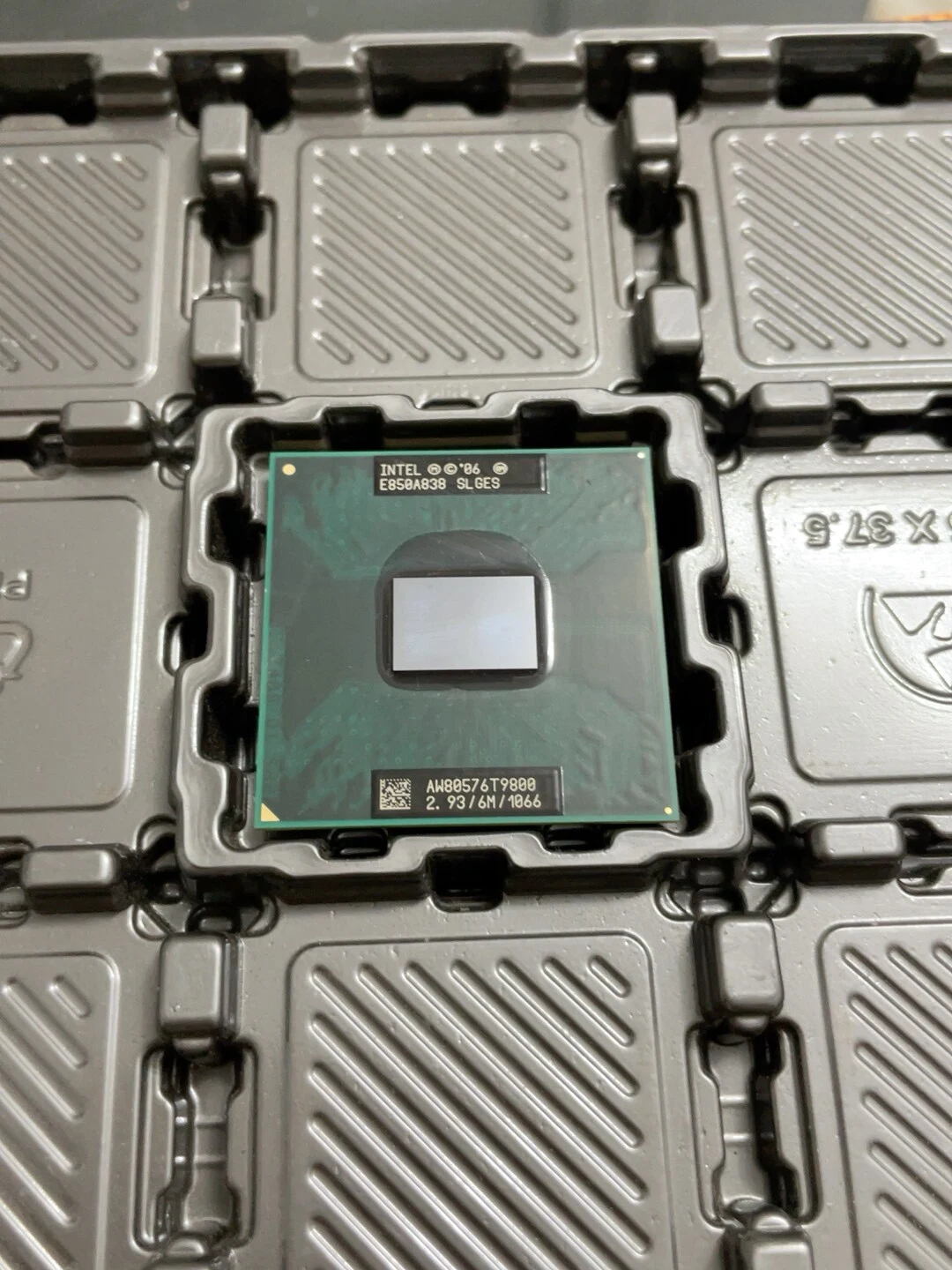 Intel Core 2 Duo T9800 — product reference photo 1