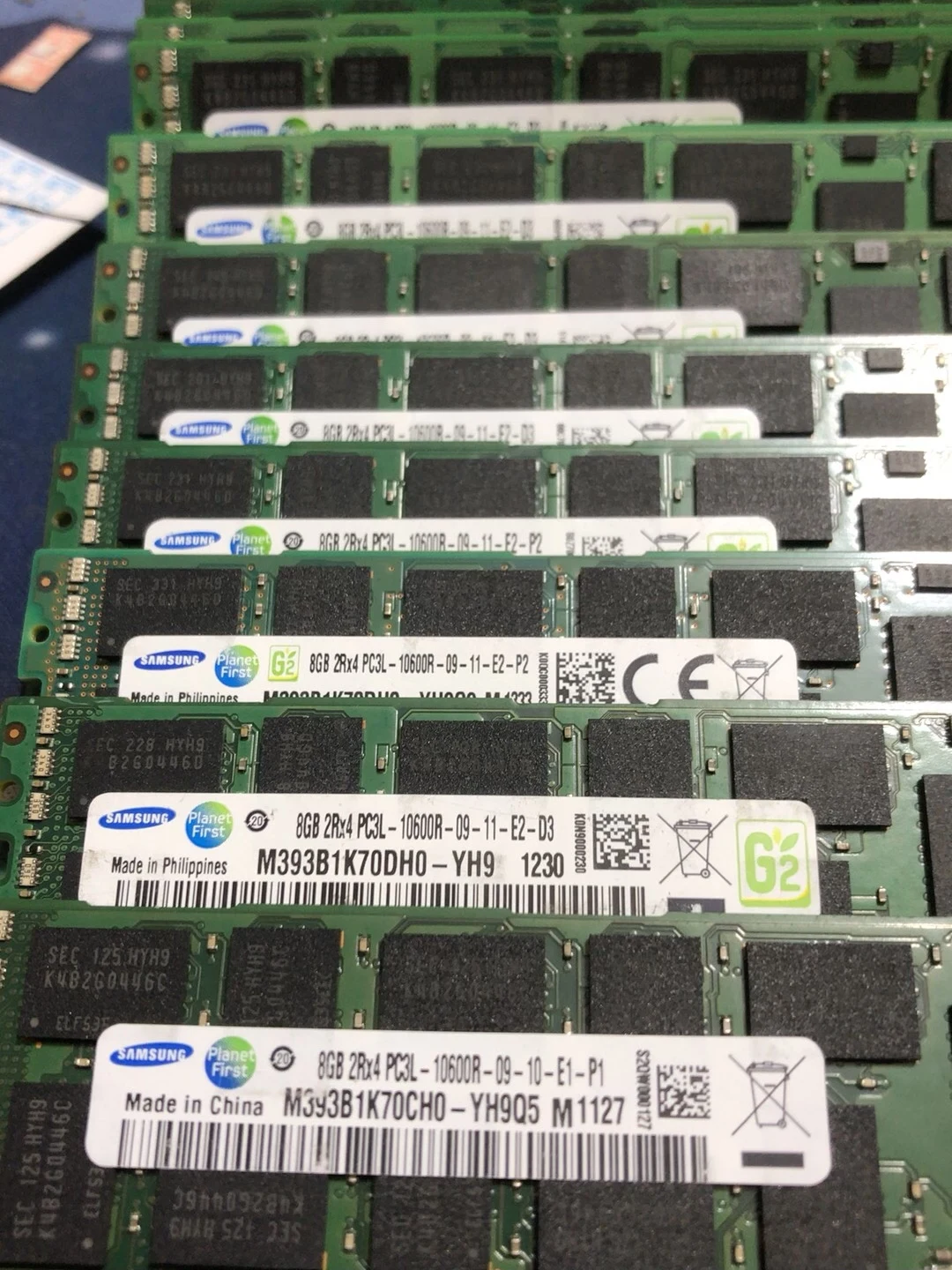 M393B1K70CH0-YH9Q5 — reference photo including other products 1