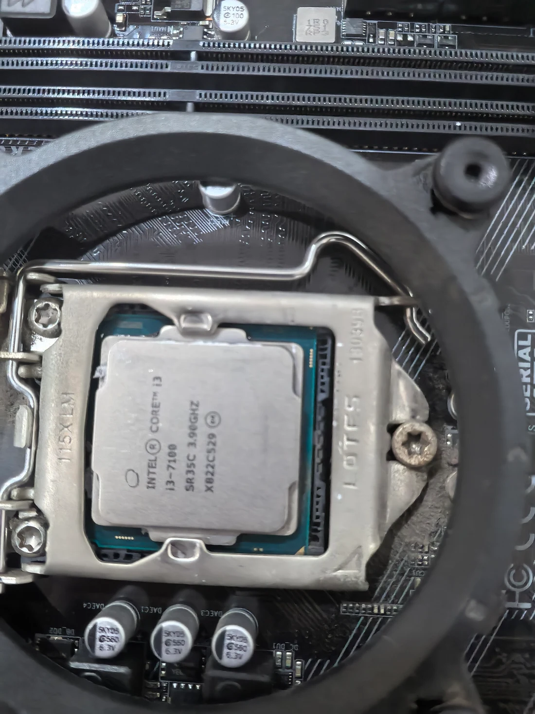 Intel Core i3-7100 — product reference photo 1