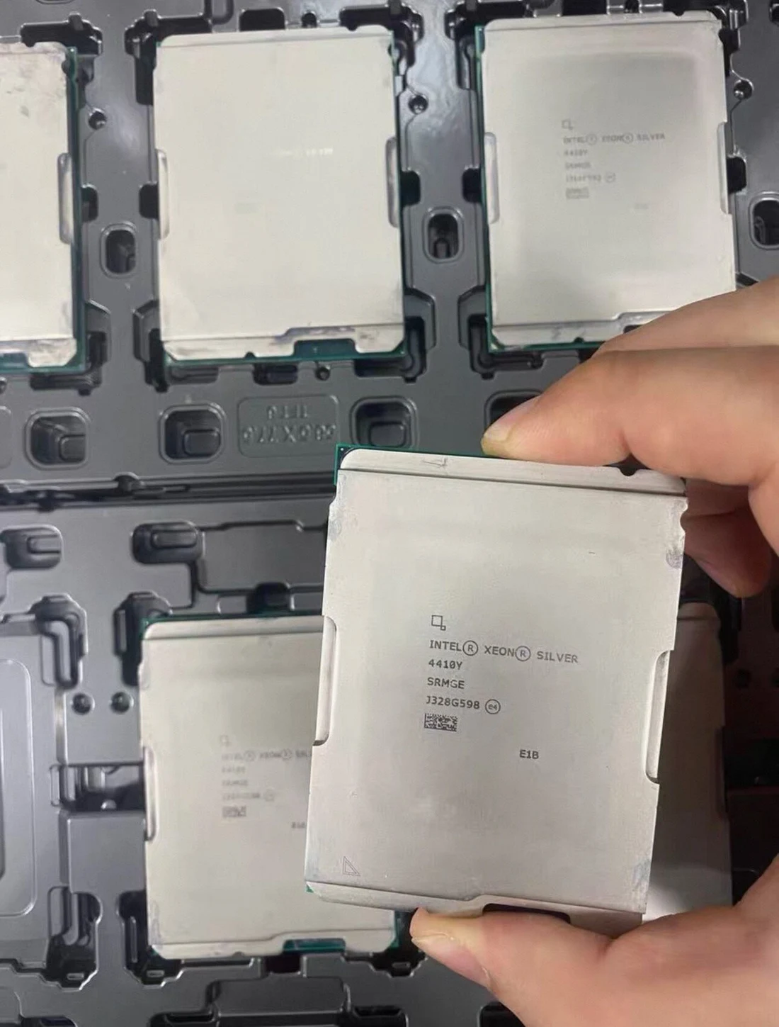 Intel Xeon Silver 4410Y — product reference photo 1