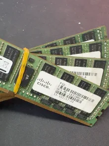 Samsung 32GB DDR4-2133 LRDIMM 4DRx4 — product reference photo 1