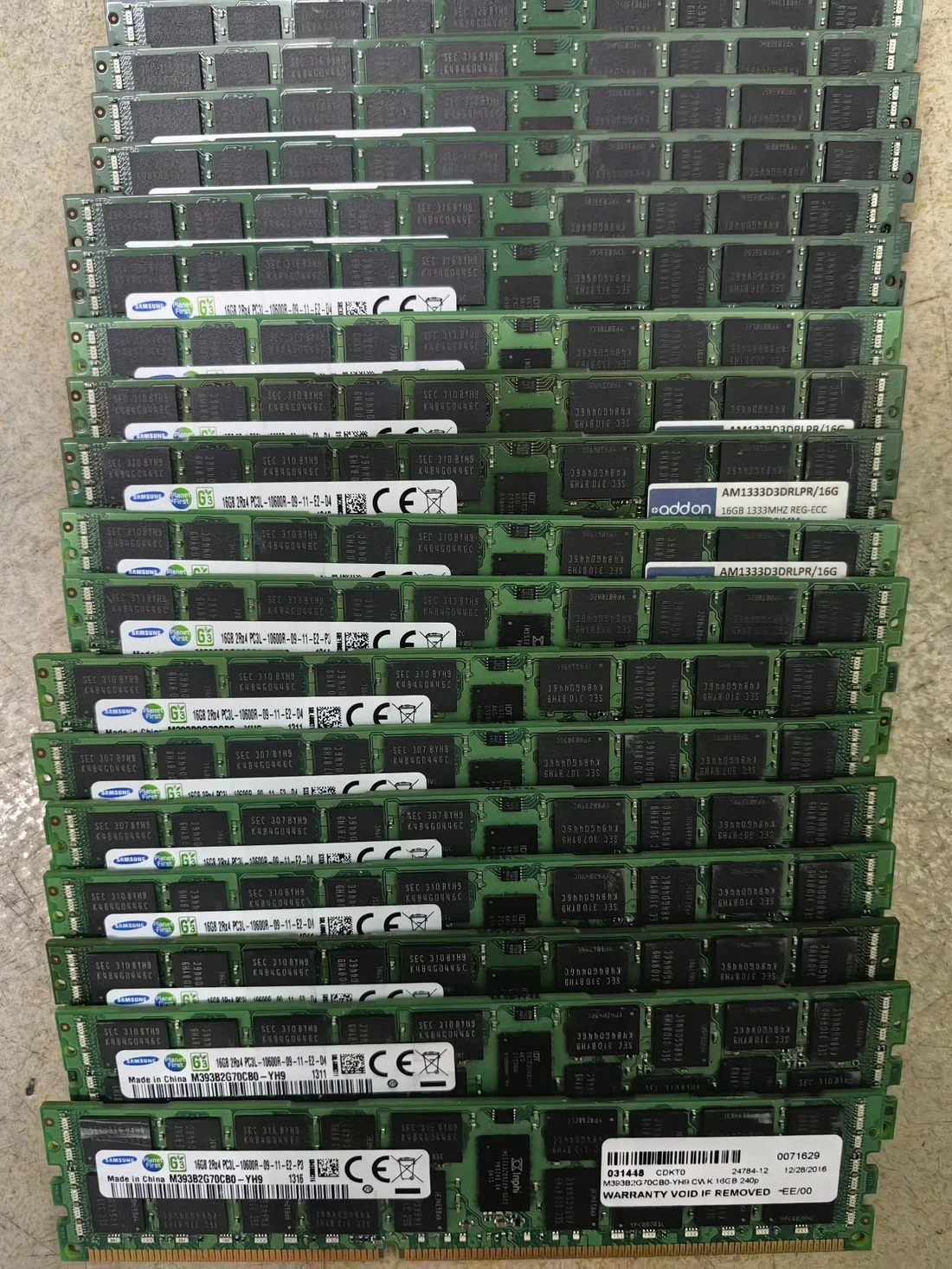 M393B2G70CB0-YH9 — product reference photo 1