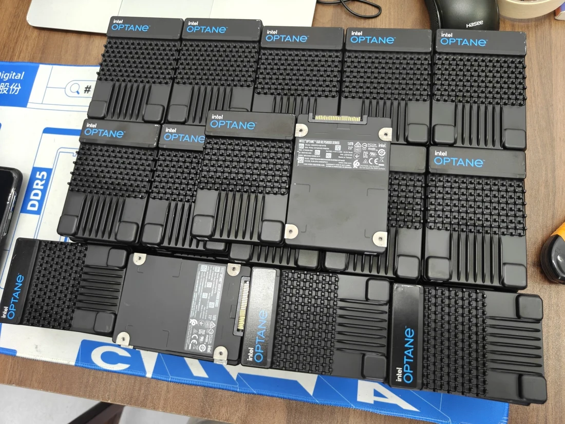 SSDPF21Q016TB — product reference photo 1