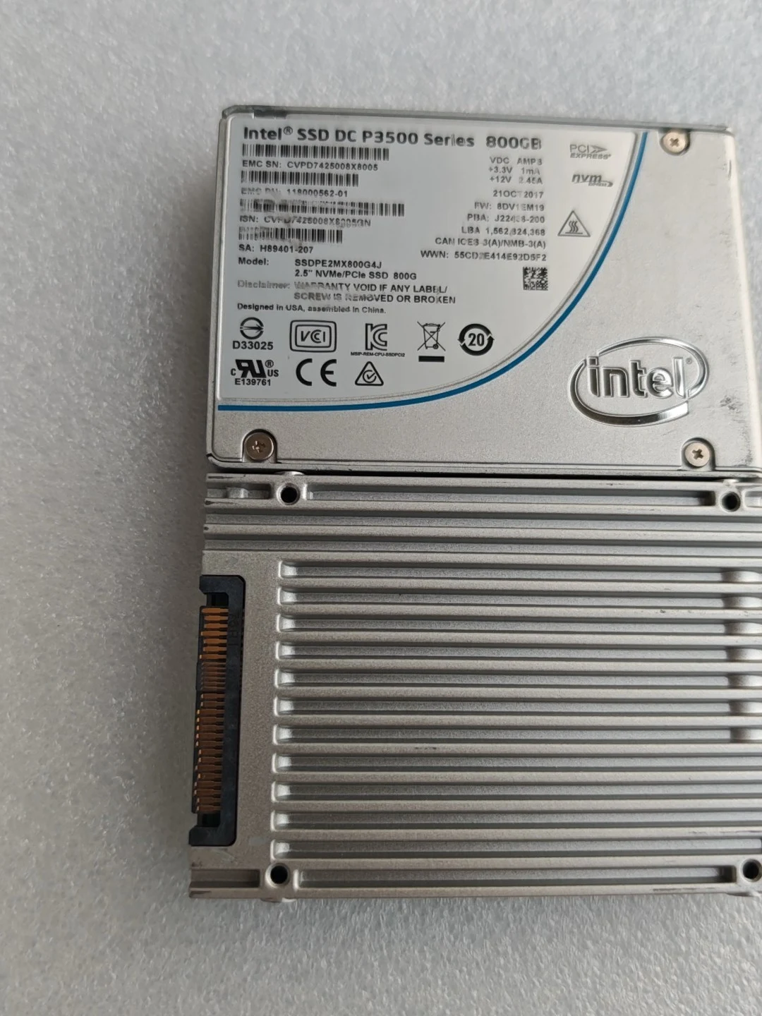 SSDPE2MX800G4J — product reference photo 1