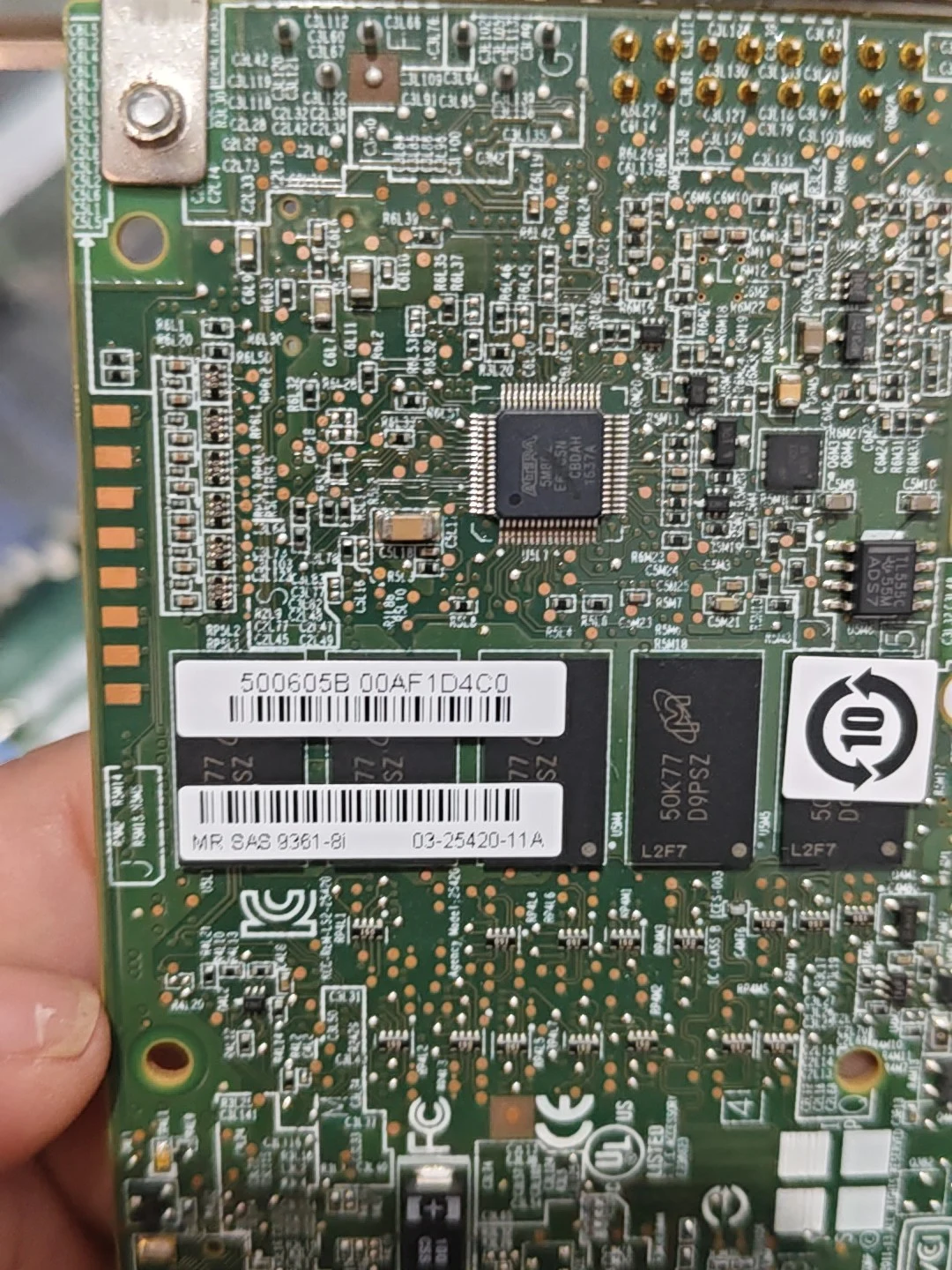 MegaRAID SAS 9361-8i — product reference photo 1