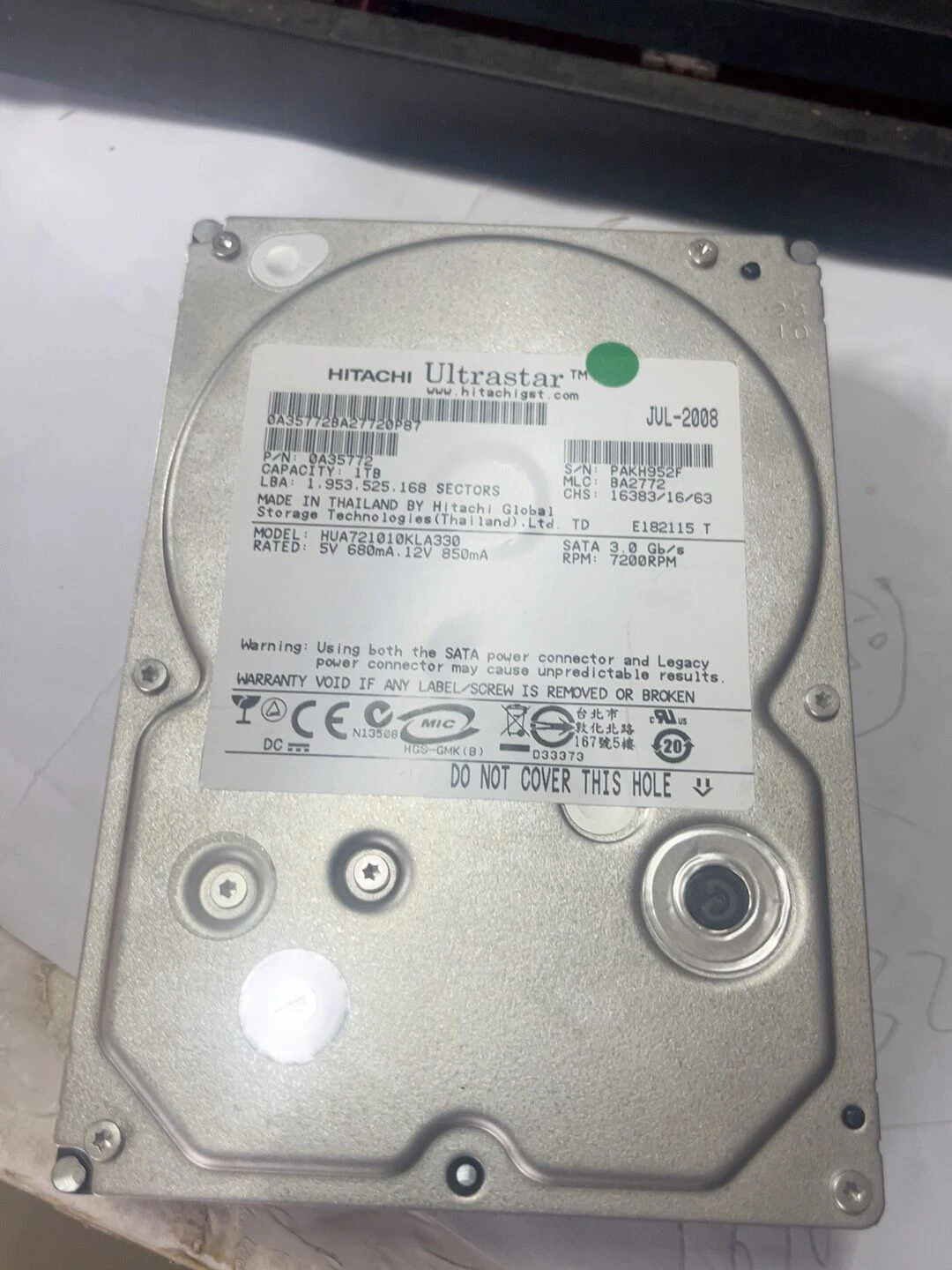 HUA721010KLA330 — product reference photo 1