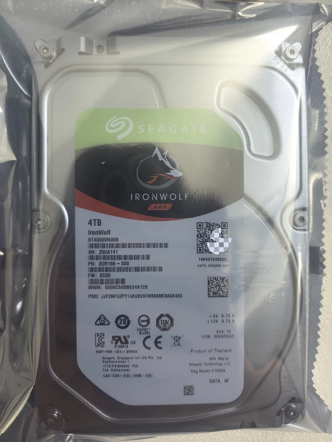 ST4000VN008 — product reference photo 1