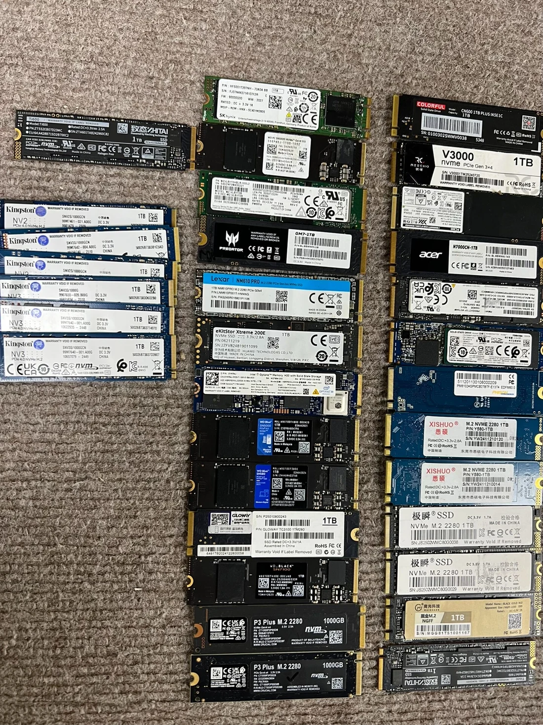 V3000 1TB — reference photo including other products 1