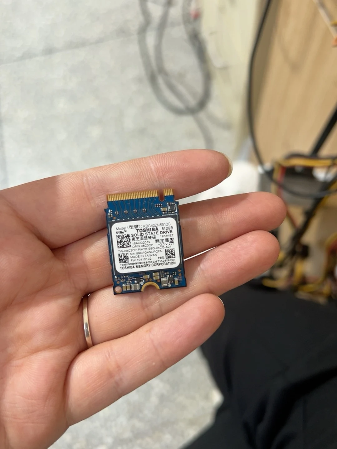 KBG40ZNS512G — product reference photo 1