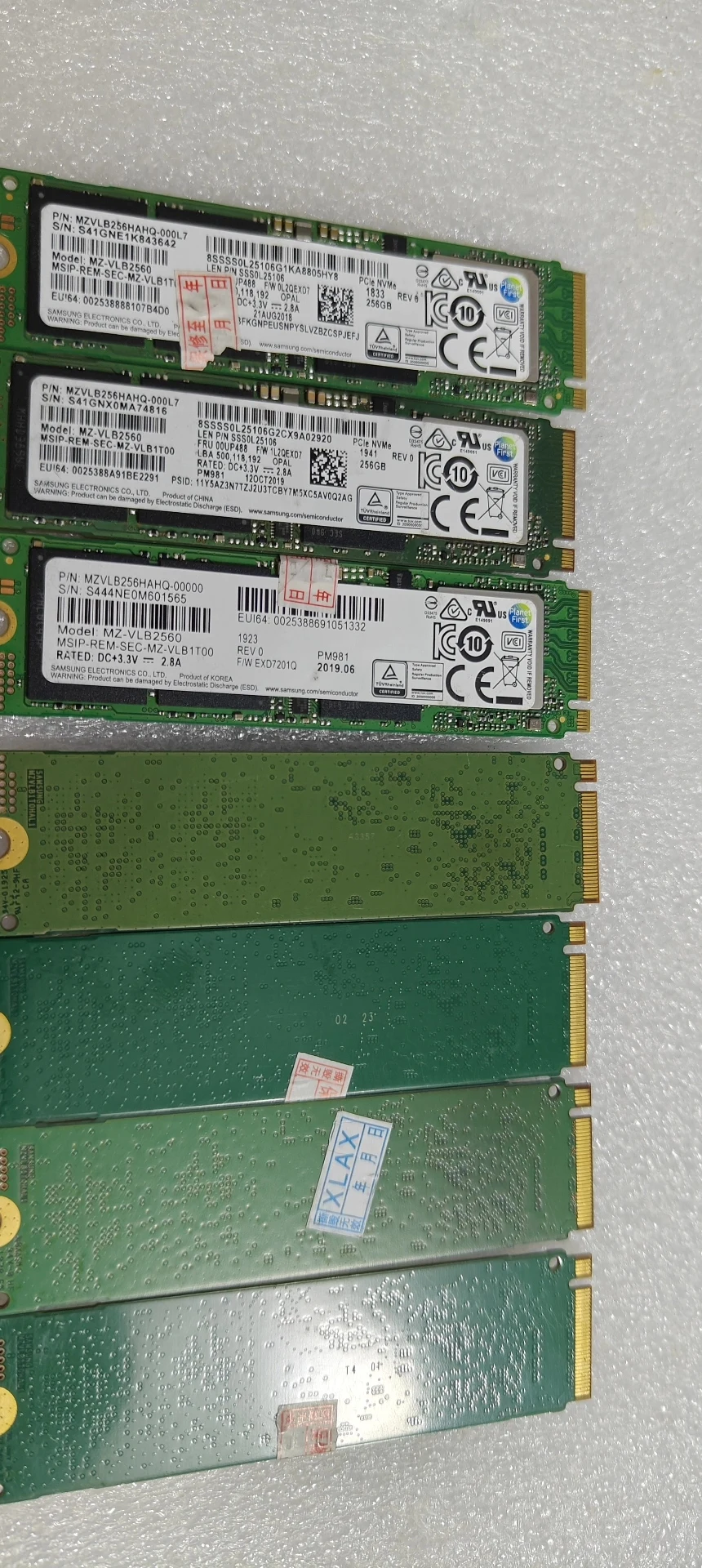 MZVLB256HAHQ — product reference photo 1
