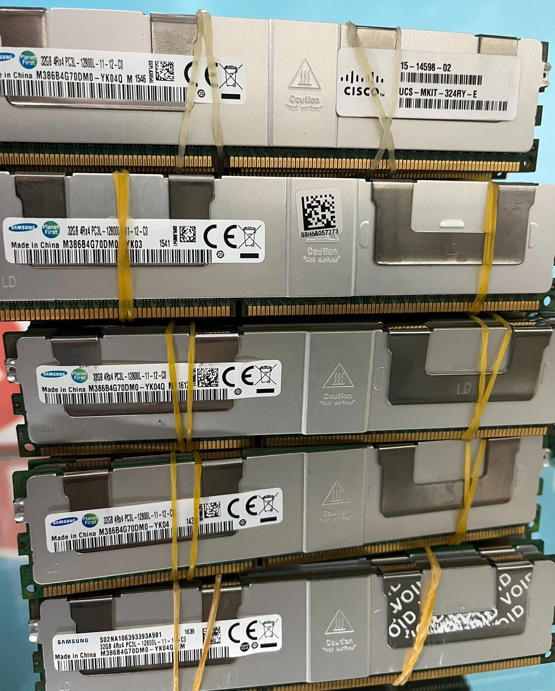 M386B4G70DM0-YK03 — reference photo including other products 1