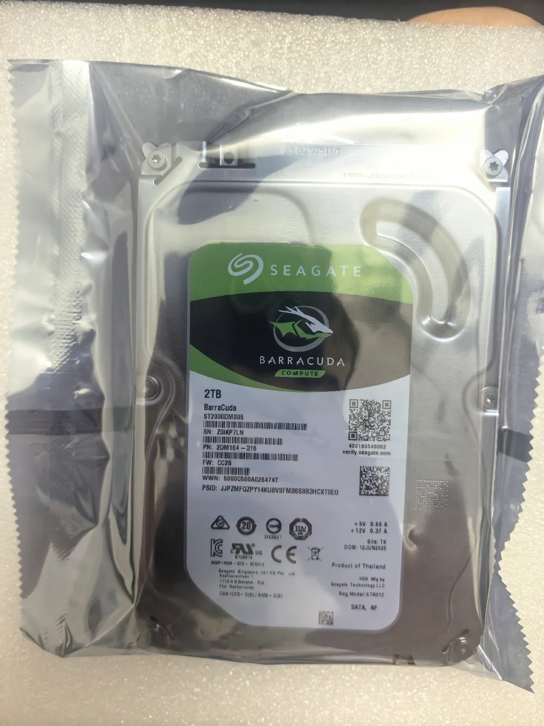 ST2000DM006 — product reference photo 1