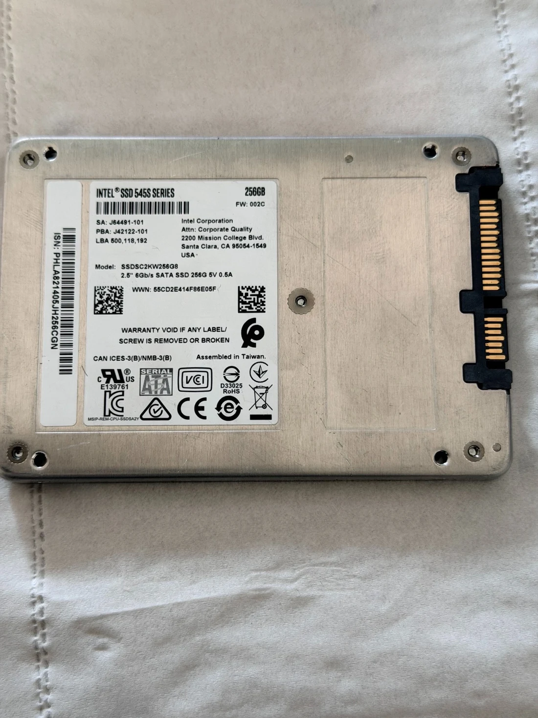 SSDSC2KW256G8 — product reference photo 1