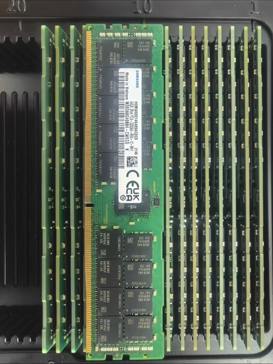 M393A8G40BB4-CWECO — product reference photo 1