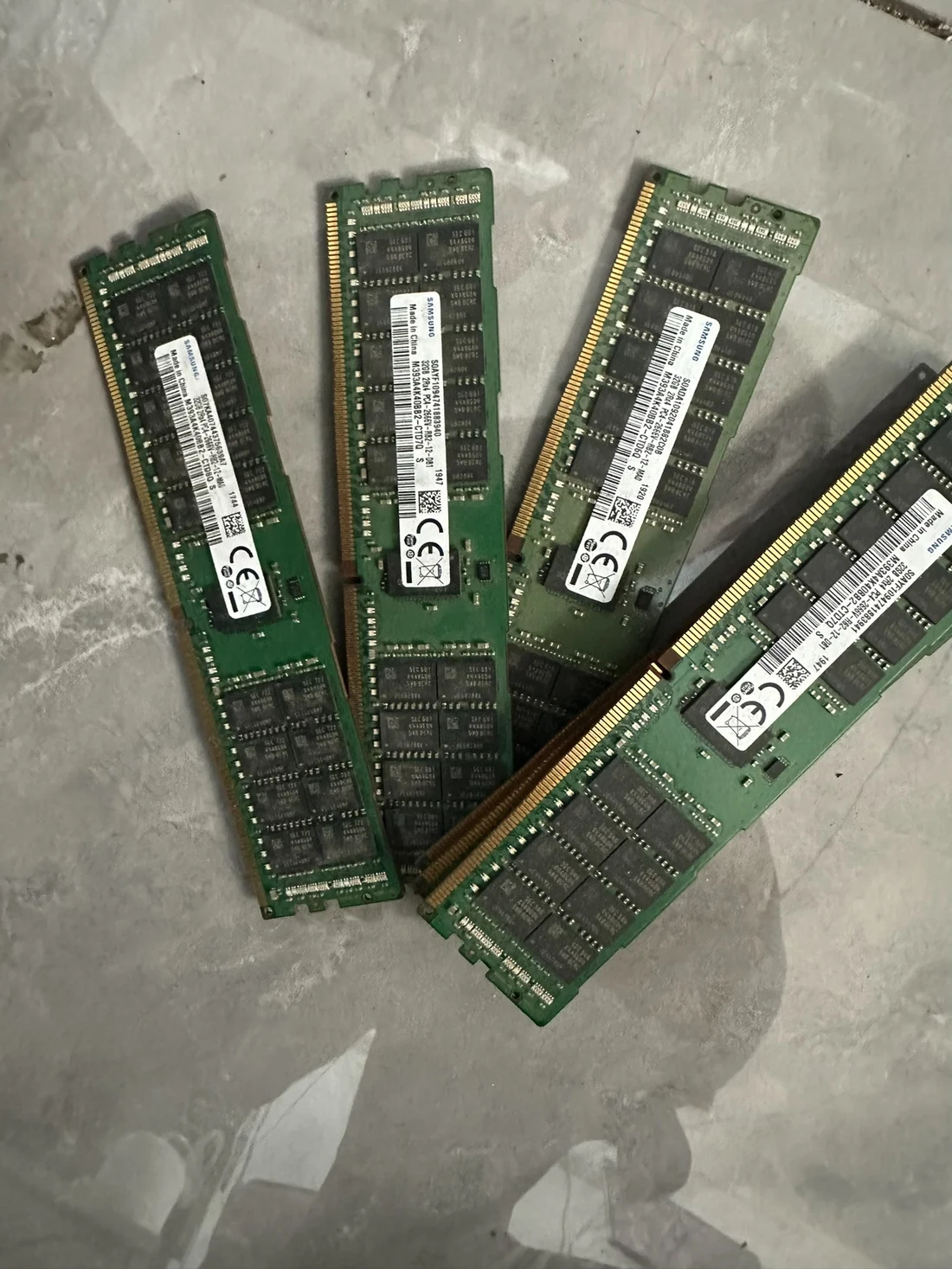 M393A4K40BB2-CTD5Q — reference photo including other products 1