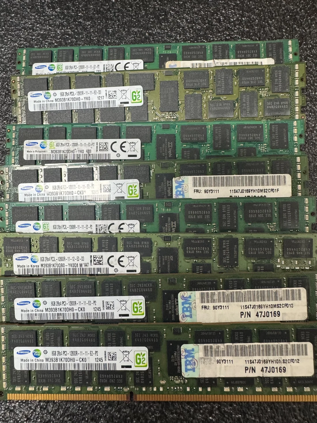 M393B1K70QB0-YK0Q8 — reference photo including other products 1