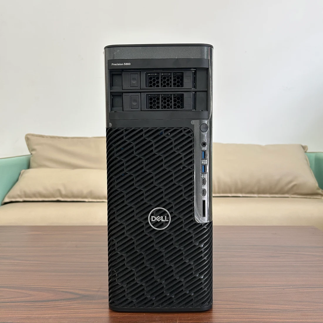 Precision 5860 — product reference photo 1