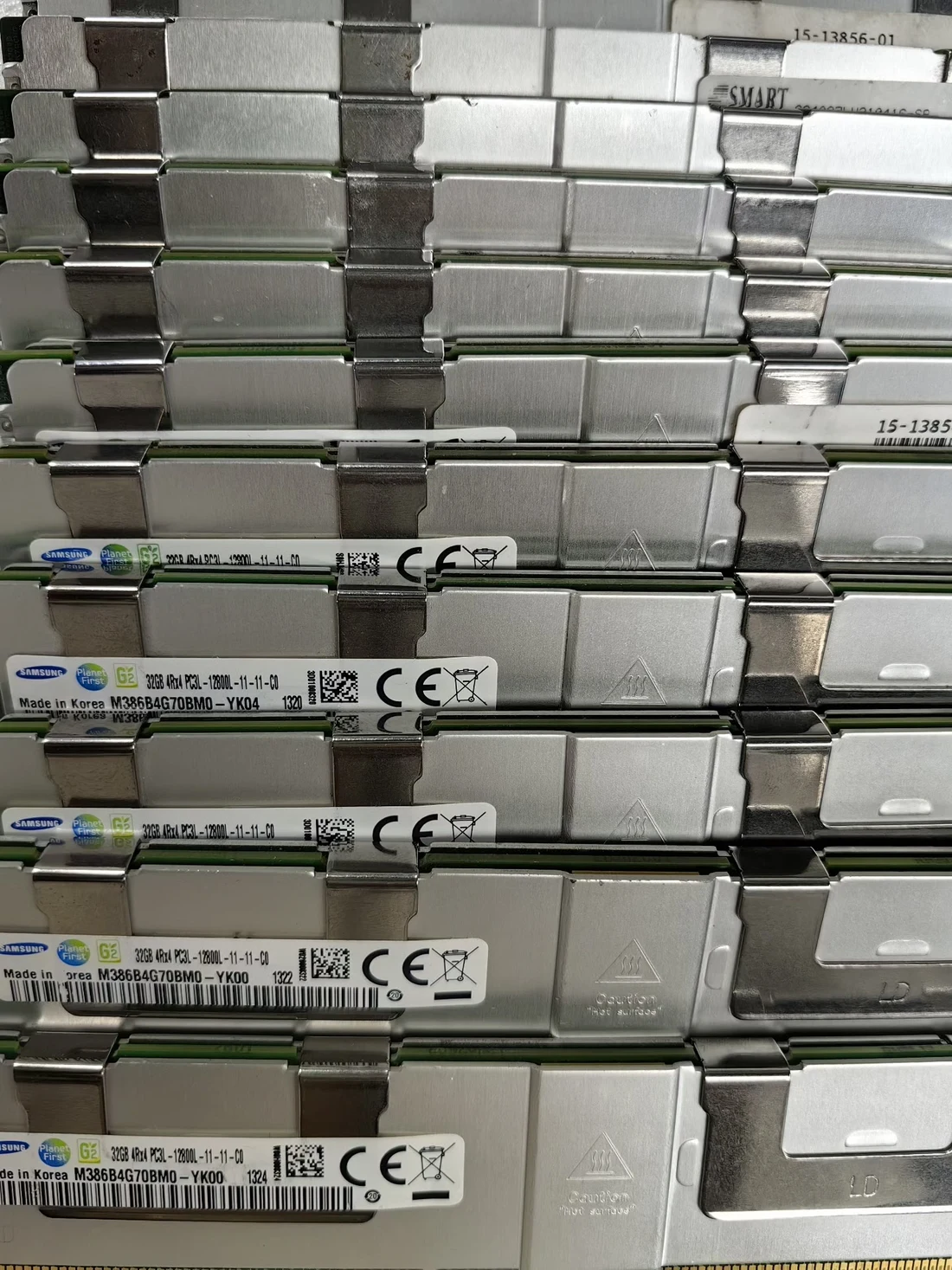 M386B4G70BM0-YK04 — product reference photo 1