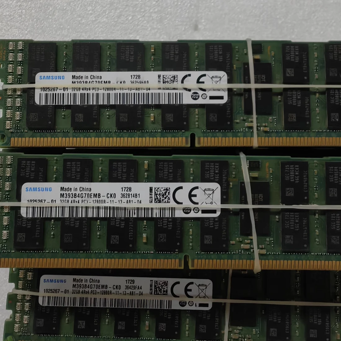 M393B4G70EMB-CK0 — product reference photo 1