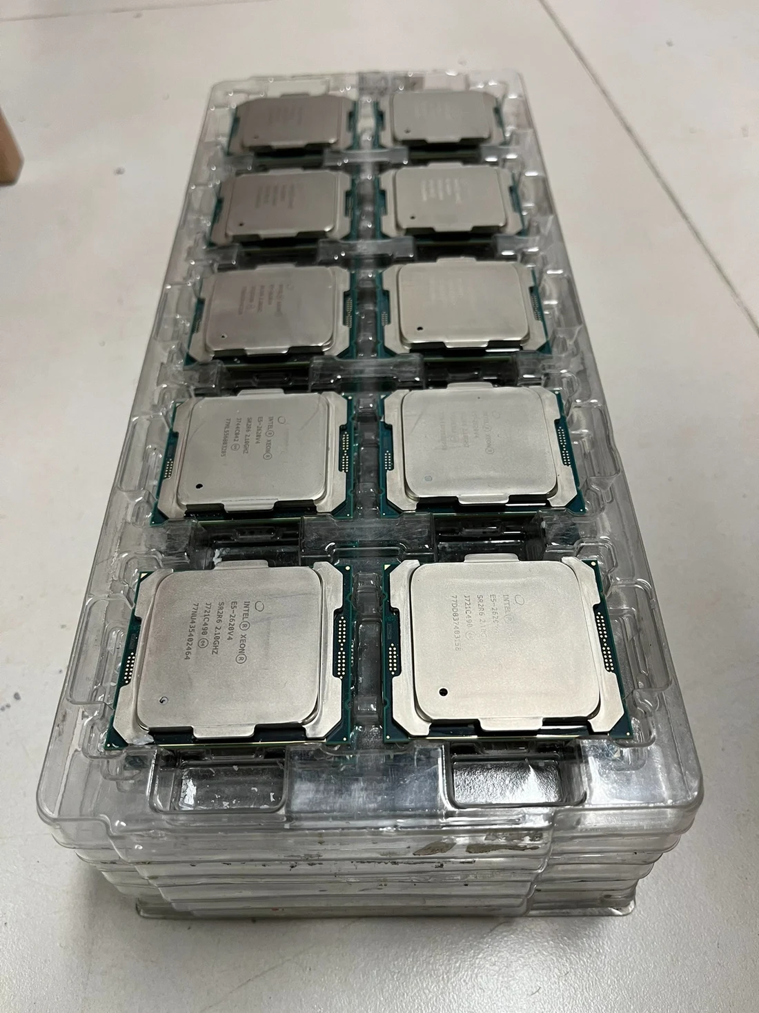 Intel Xeon E5-2620 v4 — product reference photo 1