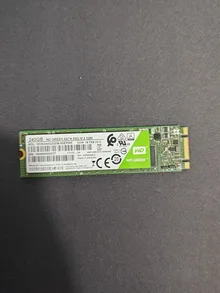 WDS240G2G0B-00EPW0 — product reference photo 2