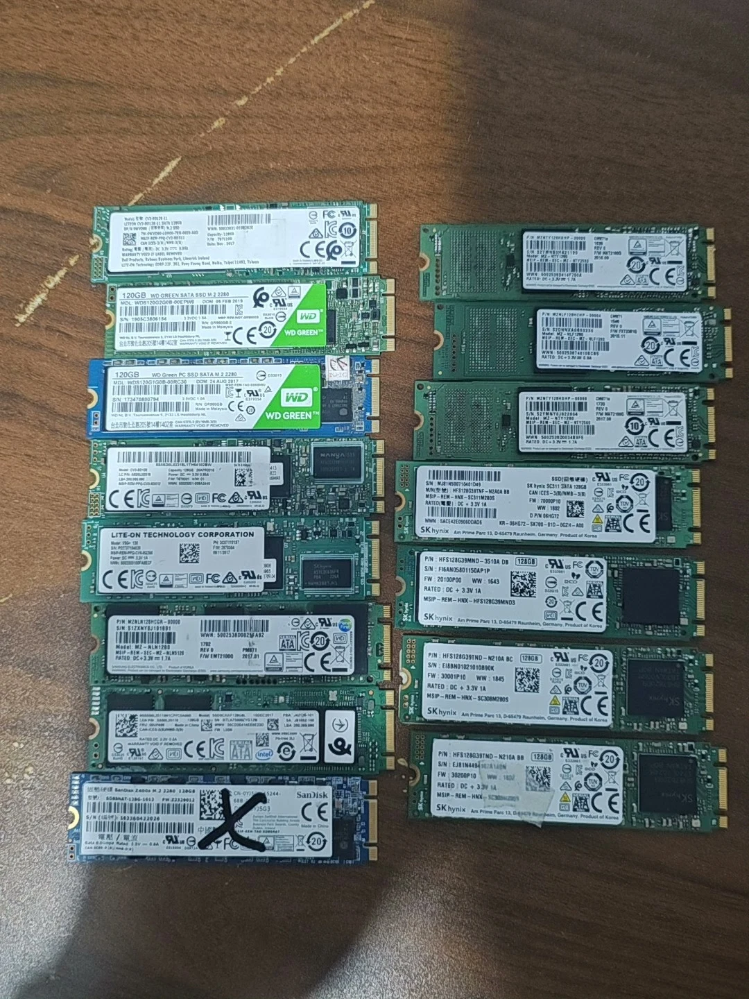 HFS128G39MND-3510A — reference photo including other products 1