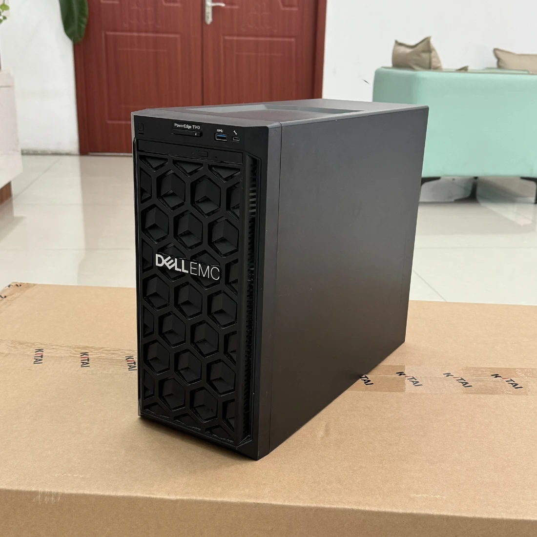 PowerEdge T140 — product reference photo 1