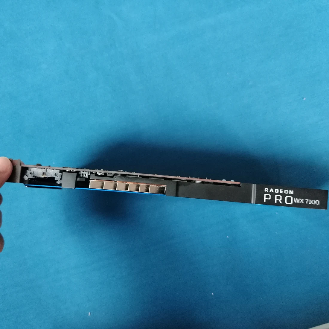 Radeon Pro WX 7100 — product reference photo 1