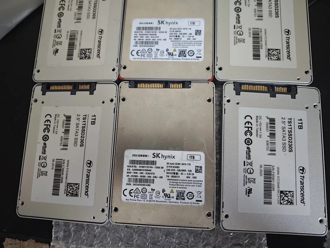 TS1TSSD230S — reference photo including other products 1