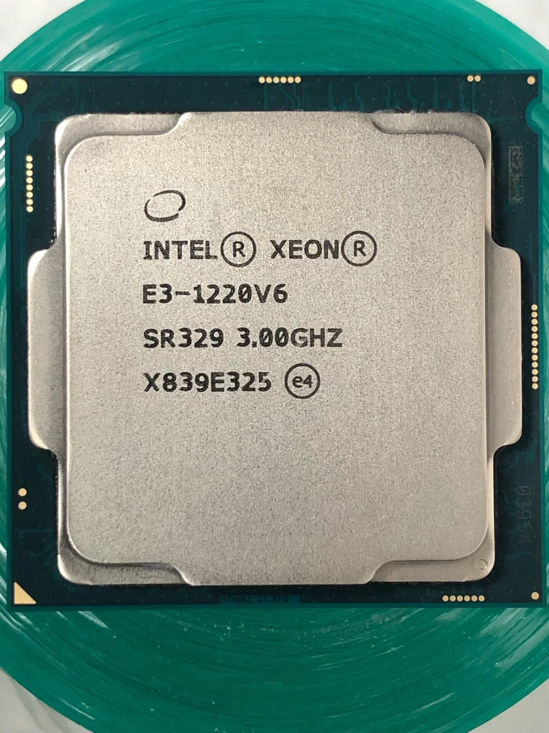 Intel Xeon E3-1220 v6 — product reference photo 1