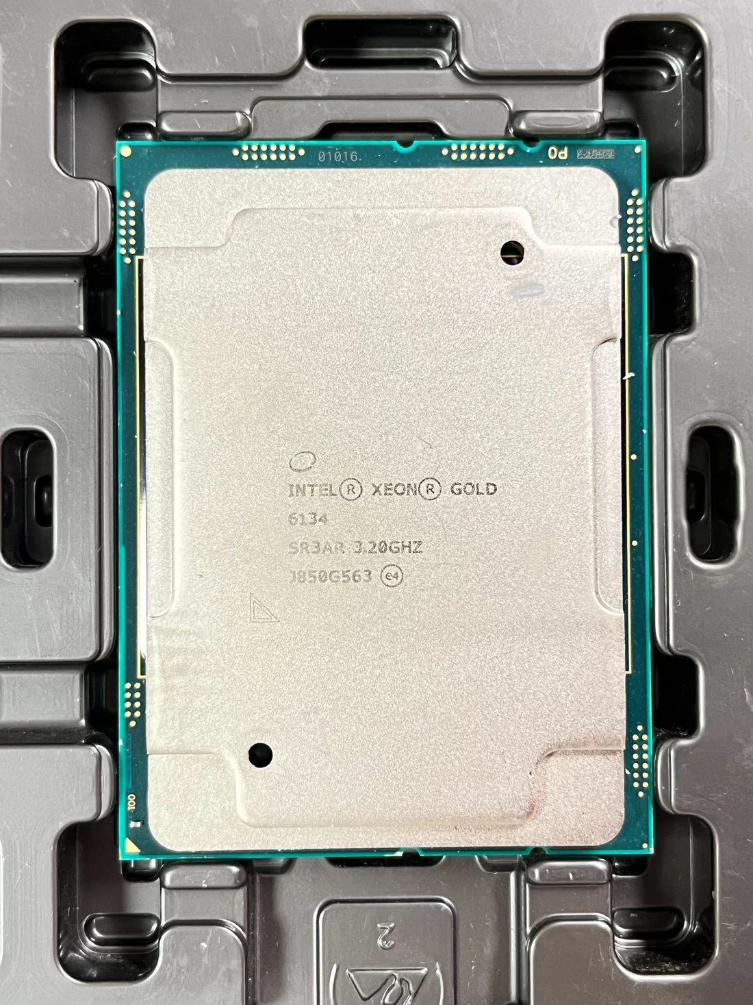 Intel Xeon Gold 6134 — product reference photo 1
