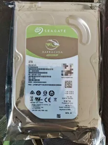 ST2000DM006 — product reference photo 2