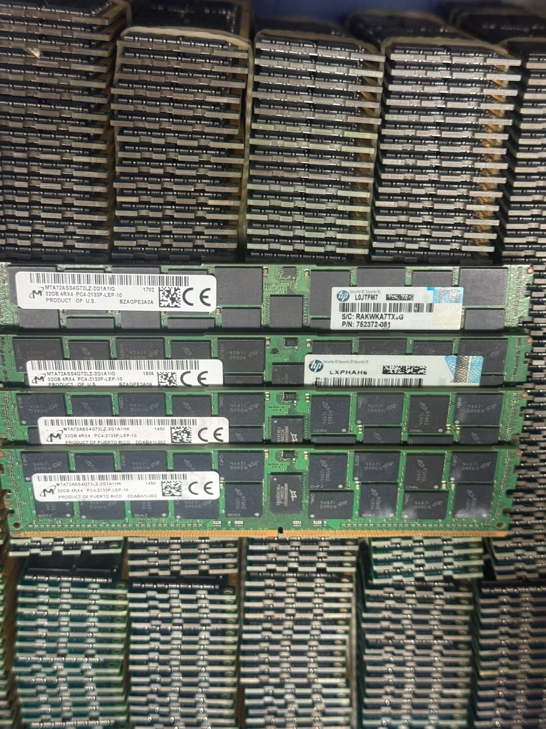 MTA72ASS4G72LZ-2G1A1HK — reference photo including other products 1