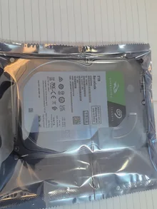 ST2000DM005 — product reference photo 2