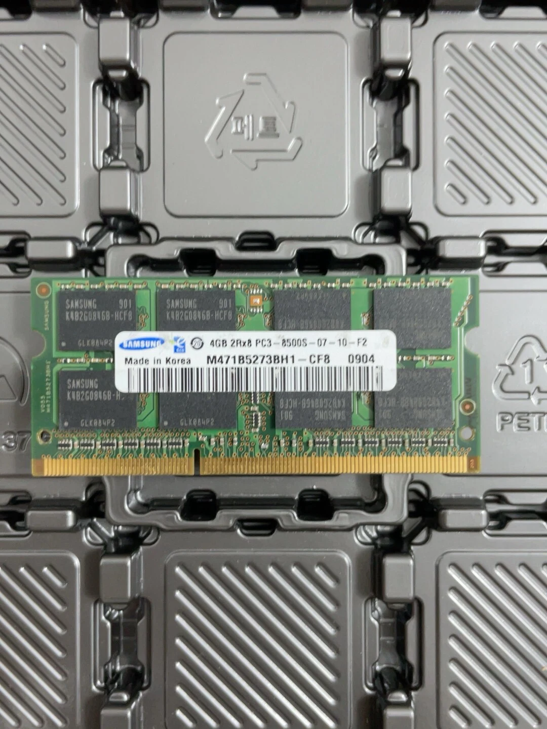 M471B5273BH1-CF8 — product reference photo 1