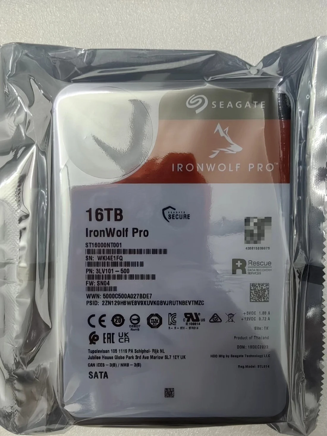 ST16000NT001 — product reference photo 1