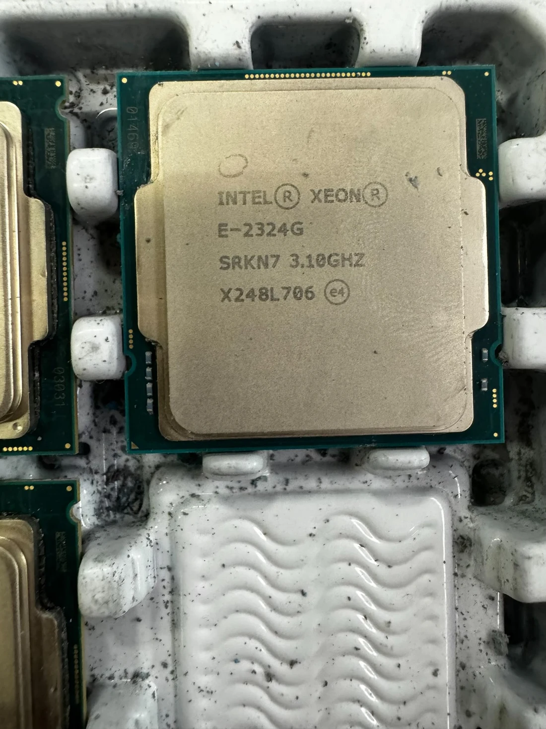 Intel Xeon E-2324G — product reference photo 1