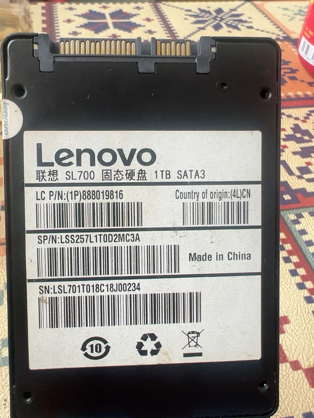 SL700 1TB SATA3 — product reference photo 1