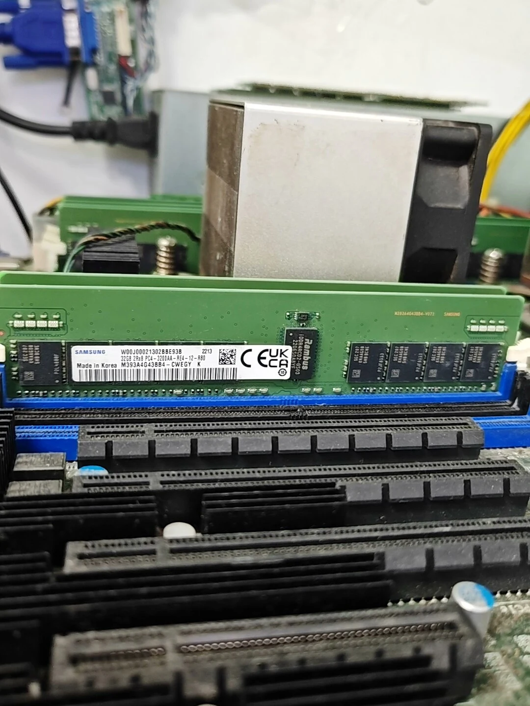 M393A4G43BB4-CWEGY — label reference photo 1