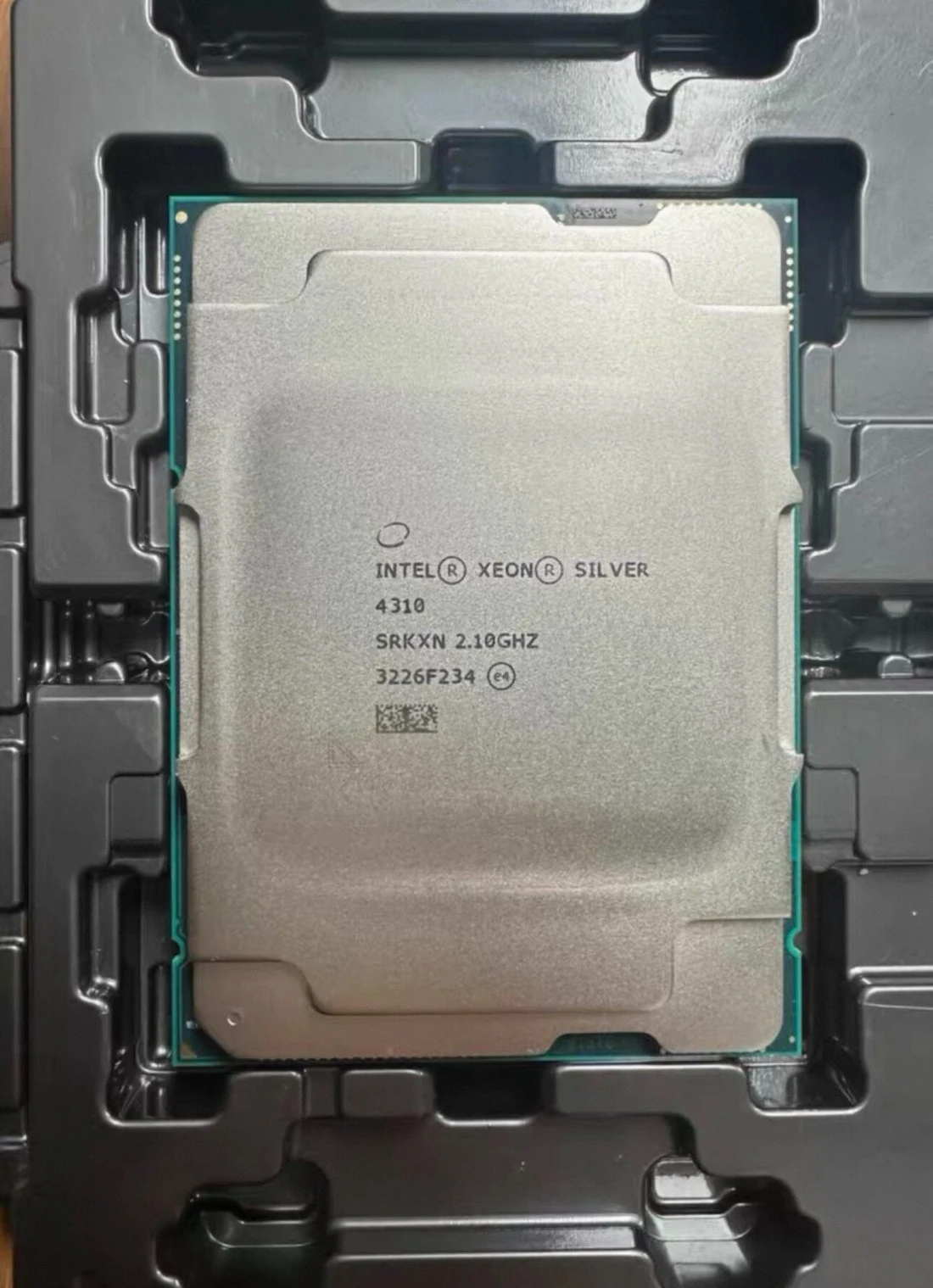 Intel Xeon Silver 4310 — product reference photo 1