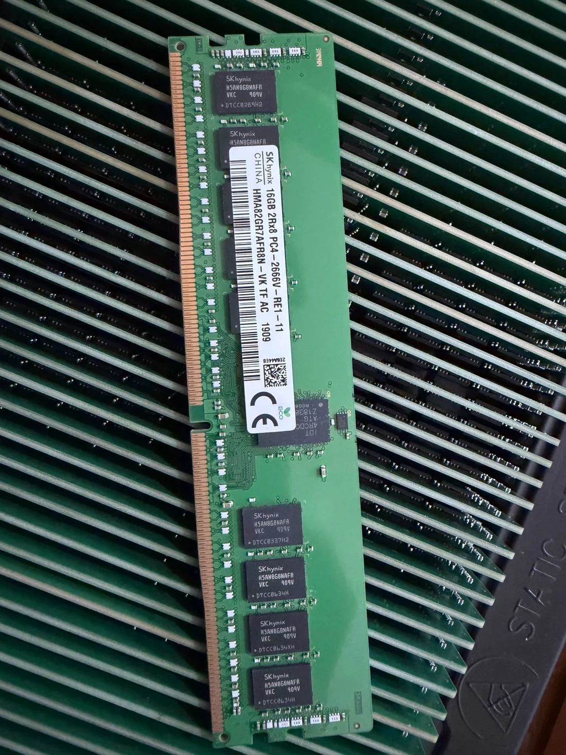 HMA82GR7AFR8N-VK — product reference photo 1