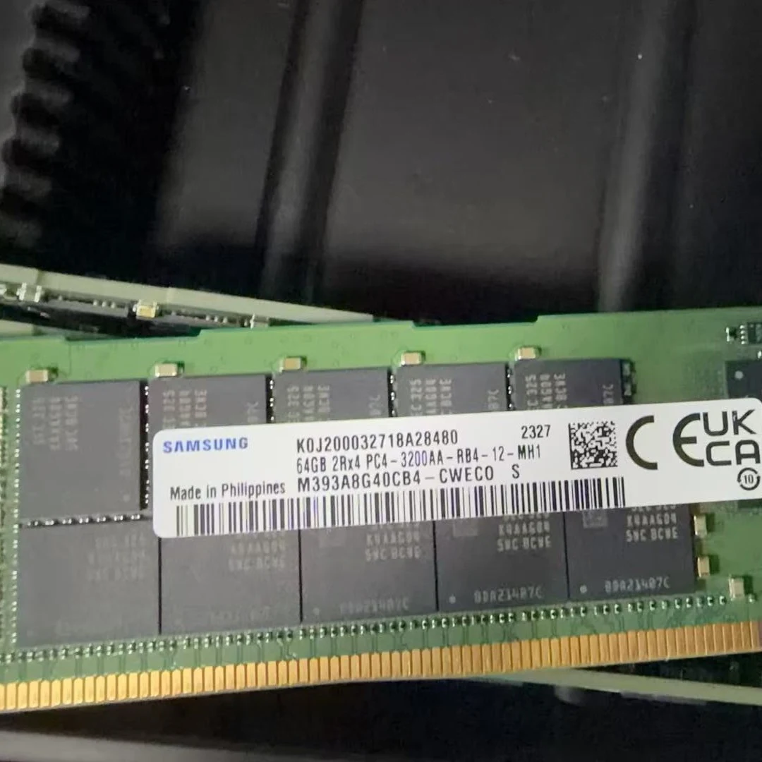 M393A8G40CB4-CWEC0 — product reference photo 1